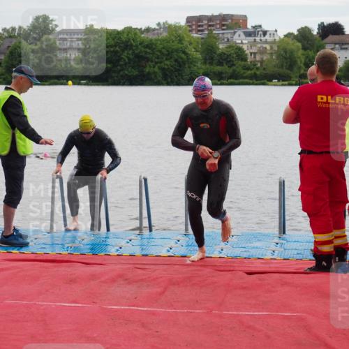 16.06.2024 - 7 Türme Triathlon KatJ http://msf.ph/oto/6326841 16.06.2024 09:42:10 Schwimmen 117, 123 meine-sportfotos.de