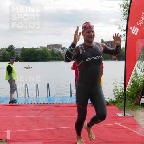 16.06.2024 - 7 Türme Triathlon KatJ http://msf.ph/oto/6327124 16.06.2024 09:43:25 Schwimmen 3 meine-sportfotos.de