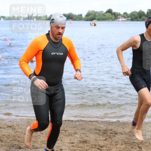 16.06.2024 - 26. Vierlanden-Triathlon Strokosch-Dieckow http://msf.ph/oto/6327510 16.06.2024 11:00:03 Schwimmen 232, 246, 261, 284, 286, 335, 337, 344, 232, 246, 261, 284, 286, 335, 337, 344 meine-sportfotos.de