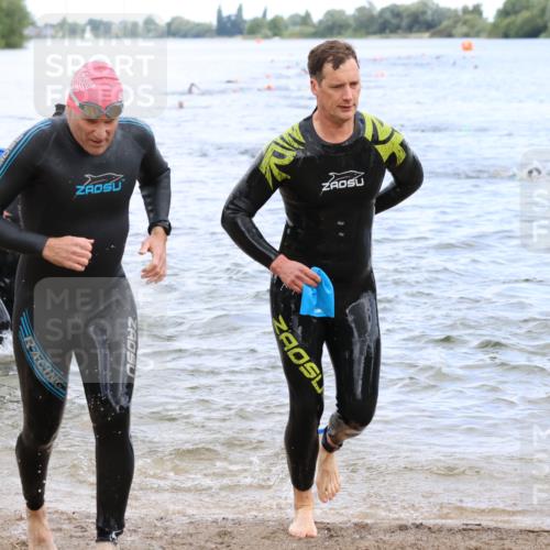 16.06.2024 - 26. Vierlanden-Triathlon Strokosch-Dieckow http://msf.ph/oto/6328877 16.06.2024 11:05:25 Schwimmen 361, 369, 383, 402, 415, 435, 439, 448, 463, 361, 369, 383, 402, 415, 435, 439, 448, 463 meine-sportfotos.de