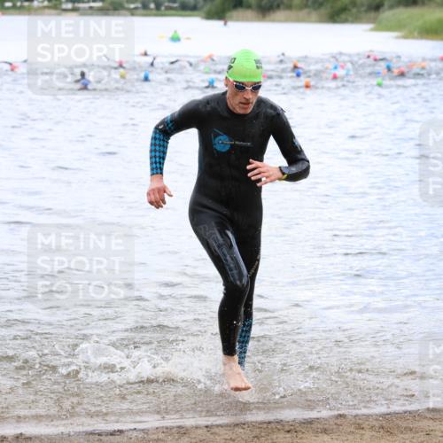 16.06.2024 - 26. Vierlanden-Triathlon Strokosch-Dieckow http://msf.ph/oto/6329096 16.06.2024 11:05:56 Schwimmen 373, 390, 445, 373, 390, 445 meine-sportfotos.de