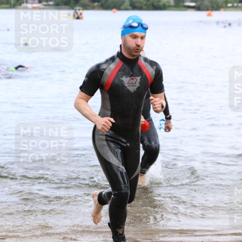 16.06.2024 - 26. Vierlanden-Triathlon Strokosch-Dieckow http://msf.ph/oto/6330185 16.06.2024 11:07:44 Schwimmen 374, 382, 405, 466, 468, 374, 382, 405, 466, 468 meine-sportfotos.de