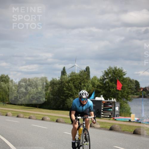 16.06.2024 - 26. Vierlanden-Triathlon Jannik Wohlers http://msf.ph/oto/6331521 16.06.2024 10:53:47 Radfahren 122, 193 meine-sportfotos.de
