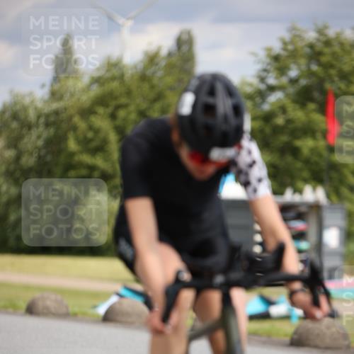 16.06.2024 - 26. Vierlanden-Triathlon Jannik Wohlers http://msf.ph/oto/6332337 16.06.2024 10:59:17 Radfahren 134, 147, 186 meine-sportfotos.de