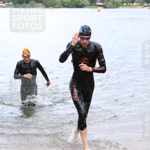 16.06.2024 - 26. Vierlanden-Triathlon Strokosch-Dieckow http://msf.ph/oto/6341777 16.06.2024 13:07:15 Schwimmen  meine-sportfotos.de