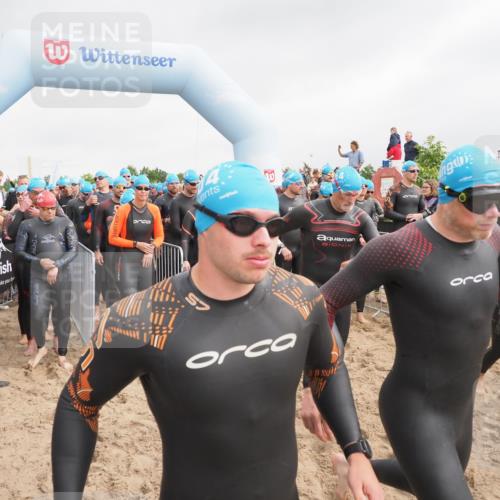 23.06.2024 - Viking Triathlon MichiJ http://msf.ph/oto/6342110 23.06.2024 10:03:02 Schwimmen 48, 68, 69, 86, 200, 212, 225, 237, 256, 266, 280, 297, 328, 338, 349, 369, 412, 653 meine-sportfotos.de