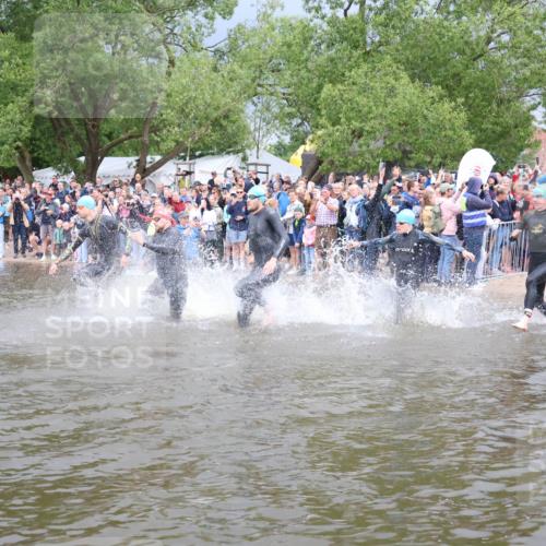23.06.2024 - Viking Triathlon H.Heesch http://msf.ph/oto/6342519 23.06.2024 10:00:31 Schwimmen 1, 2, 3, 10, 22, 25, 30, 37, 158, 293, 465, 661, 662 meine-sportfotos.de