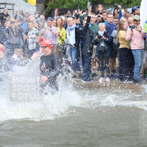 23.06.2024 - Viking Triathlon H.Heesch http://msf.ph/oto/6342553 23.06.2024 10:00:41 Schwimmen 4, 8, 22, 76, 106, 144, 233, 246, 350, 470, 546, 620, 624, 638, 658 meine-sportfotos.de