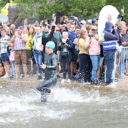 23.06.2024 - Viking Triathlon H.Heesch http://msf.ph/oto/6342559 23.06.2024 10:00:42 Schwimmen 4, 8, 13, 22, 76, 106, 144, 233, 246, 350, 470, 487, 516, 546, 620, 624, 638, 658 meine-sportfotos.de