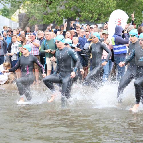 23.06.2024 - Viking Triathlon H.Heesch http://msf.ph/oto/6342574 23.06.2024 10:00:45 Schwimmen 8, 13, 144, 246, 350, 470, 487, 516, 546, 620, 624, 638 meine-sportfotos.de