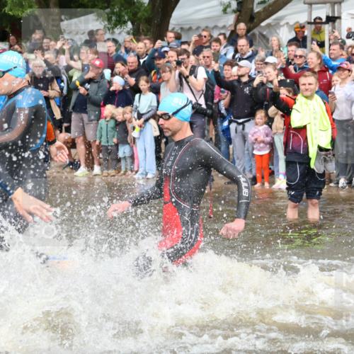 23.06.2024 - Viking Triathlon H.Heesch http://msf.ph/oto/6342640 23.06.2024 10:00:57 Schwimmen 14, 16, 73, 108, 142, 209, 224, 263, 336, 354, 377, 426, 438, 482, 483, 494, 613, 616 meine-sportfotos.de
