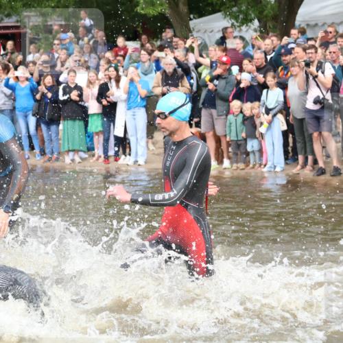 23.06.2024 - Viking Triathlon H.Heesch http://msf.ph/oto/6342644 23.06.2024 10:00:58 Schwimmen 14, 16, 73, 108, 142, 209, 224, 263, 336, 354, 377, 426, 438, 482, 483, 494, 613, 616 meine-sportfotos.de
