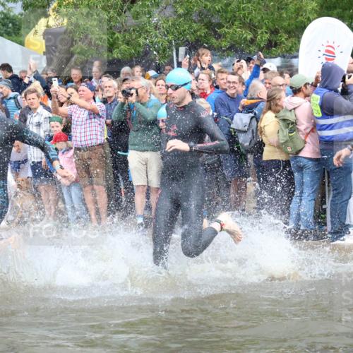23.06.2024 - Viking Triathlon H.Heesch http://msf.ph/oto/6342657 23.06.2024 10:01:00 Schwimmen 16, 142, 209, 224, 263, 336, 354, 426, 482, 483, 494, 613 meine-sportfotos.de