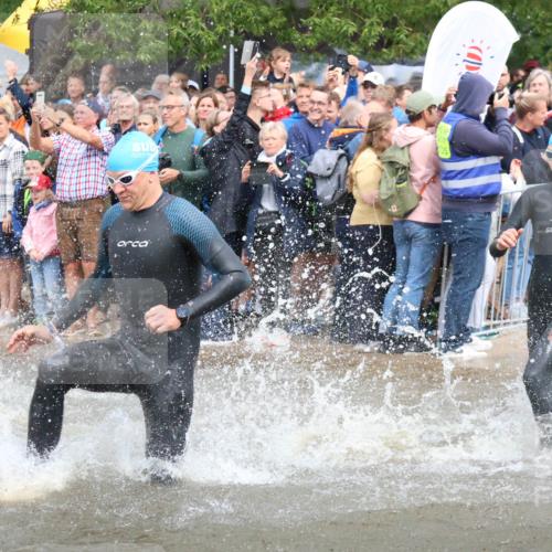 23.06.2024 - Viking Triathlon H.Heesch http://msf.ph/oto/6342664 23.06.2024 10:01:01 Schwimmen 6, 16, 142, 209, 224, 263, 292, 336, 354, 426, 482, 483, 494, 499, 613 meine-sportfotos.de