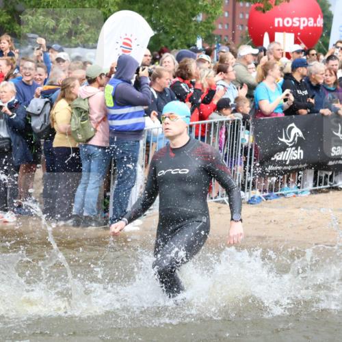 23.06.2024 - Viking Triathlon H.Heesch http://msf.ph/oto/6342670 23.06.2024 10:01:02 Schwimmen 6, 16, 20, 95, 142, 203, 209, 224, 263, 292, 336, 354, 426, 482, 483, 494, 499, 613 meine-sportfotos.de