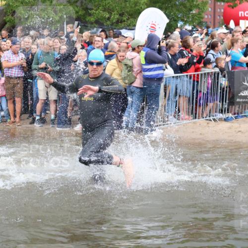 23.06.2024 - Viking Triathlon H.Heesch http://msf.ph/oto/6342767 23.06.2024 10:01:18 Schwimmen 31, 51, 97, 99, 101, 138, 183, 198, 216, 295, 306, 311, 324, 408, 458, 551, 656, 659 meine-sportfotos.de