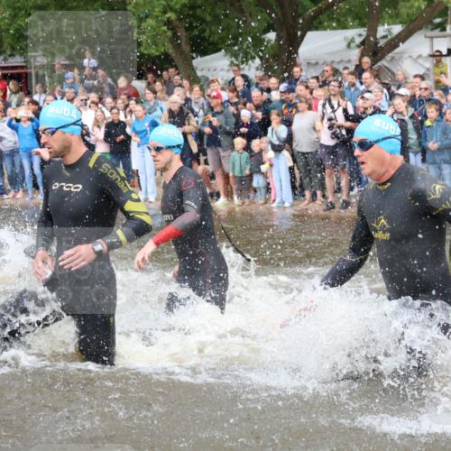 23.06.2024 - Viking Triathlon H.Heesch http://msf.ph/oto/6342773 23.06.2024 10:01:19 Schwimmen 31, 51, 97, 99, 101, 138, 183, 198, 216, 295, 306, 311, 324, 408, 458, 551, 656, 659 meine-sportfotos.de