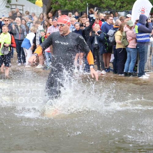 23.06.2024 - Viking Triathlon H.Heesch http://msf.ph/oto/6342798 23.06.2024 10:01:22 Schwimmen 26, 31, 101, 111, 138, 173, 183, 198, 231, 295, 302, 306, 311, 408, 458, 551, 619, 659 meine-sportfotos.de