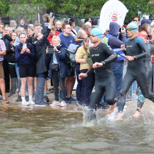 23.06.2024 - Viking Triathlon H.Heesch http://msf.ph/oto/6342804 23.06.2024 10:01:24 Schwimmen 26, 31, 101, 111, 138, 173, 183, 198, 231, 295, 302, 306, 311, 408, 458, 551, 619, 659 meine-sportfotos.de