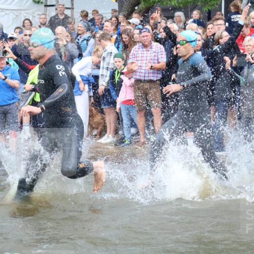 23.06.2024 - Viking Triathlon H.Heesch http://msf.ph/oto/6342811 23.06.2024 10:01:25 Schwimmen 26, 111, 138, 173, 183, 198, 231, 295, 302, 306, 311, 619, 659 meine-sportfotos.de