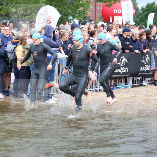 23.06.2024 - Viking Triathlon H.Heesch http://msf.ph/oto/6342829 23.06.2024 10:01:29 Schwimmen 26, 107, 111, 173, 178, 183, 231, 242, 261, 302, 306, 386, 453, 619, 659 meine-sportfotos.de