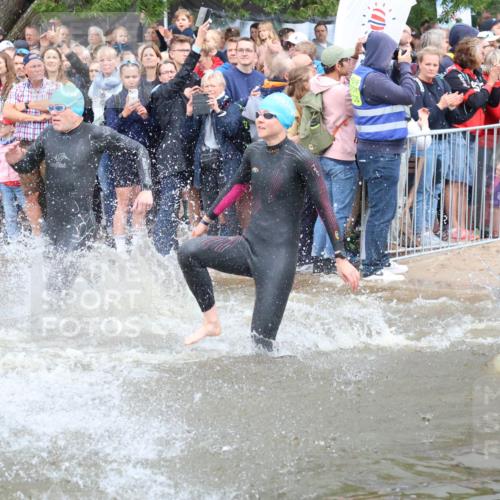 23.06.2024 - Viking Triathlon H.Heesch http://msf.ph/oto/6342834 23.06.2024 10:01:31 Schwimmen 12, 26, 104, 107, 111, 173, 178, 231, 242, 261, 302, 316, 386, 453, 486, 498, 619, 623 meine-sportfotos.de