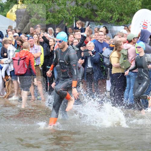 23.06.2024 - Viking Triathlon H.Heesch http://msf.ph/oto/6342852 23.06.2024 10:01:35 Schwimmen 12, 104, 107, 178, 242, 261, 316, 386, 453, 486, 498, 623 meine-sportfotos.de
