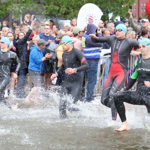23.06.2024 - Viking Triathlon H.Heesch http://msf.ph/oto/6342855 23.06.2024 10:01:35 Schwimmen 12, 104, 107, 178, 242, 261, 316, 386, 453, 486, 498, 623 meine-sportfotos.de