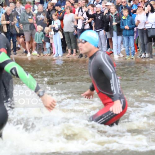 23.06.2024 - Viking Triathlon H.Heesch http://msf.ph/oto/6342877 23.06.2024 10:01:38 Schwimmen 12, 104, 107, 178, 242, 260, 261, 316, 363, 386, 453, 486, 498, 621, 623, 640, 654, 663 meine-sportfotos.de