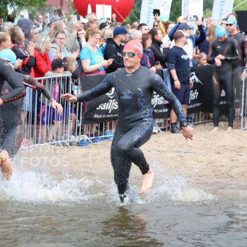 23.06.2024 - Viking Triathlon H.Heesch http://msf.ph/oto/6342882 23.06.2024 10:01:41 Schwimmen 12, 104, 260, 316, 363, 486, 498, 621, 623, 640, 654, 663 meine-sportfotos.de