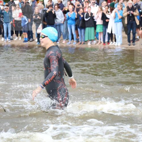 23.06.2024 - Viking Triathlon H.Heesch http://msf.ph/oto/6342910 23.06.2024 10:01:44 Schwimmen 58, 164, 245, 260, 276, 363, 385, 454, 621, 640, 654, 663 meine-sportfotos.de