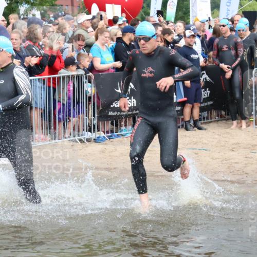 23.06.2024 - Viking Triathlon H.Heesch http://msf.ph/oto/6342917 23.06.2024 10:01:47 Schwimmen 58, 164, 186, 245, 260, 276, 291, 300, 319, 363, 385, 454, 605, 608, 621, 640, 654, 663 meine-sportfotos.de