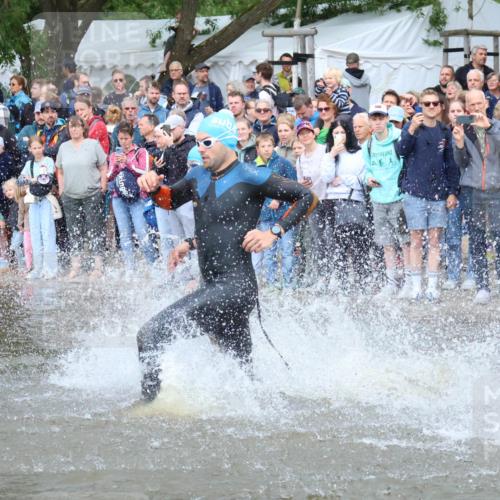 23.06.2024 - Viking Triathlon H.Heesch http://msf.ph/oto/6342982 23.06.2024 10:01:57 Schwimmen 61, 125, 136, 186, 254, 259, 291, 300, 319, 327, 484, 529, 605, 607, 608, 626, 657, 660 meine-sportfotos.de