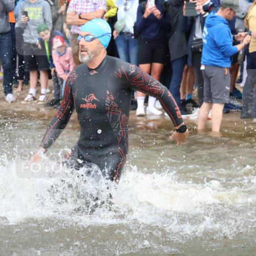 23.06.2024 - Viking Triathlon H.Heesch http://msf.ph/oto/6343006 23.06.2024 10:02:02 Schwimmen 61, 87, 125, 131, 136, 199, 254, 259, 327, 463, 477, 484, 529, 534, 607, 626, 657, 660 meine-sportfotos.de