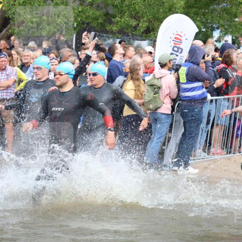 23.06.2024 - Viking Triathlon H.Heesch http://msf.ph/oto/6343017 23.06.2024 10:02:06 Schwimmen 61, 87, 131, 136, 197, 199, 254, 259, 327, 434, 463, 477, 484, 520, 534 meine-sportfotos.de