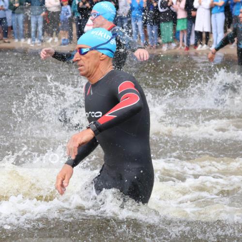 23.06.2024 - Viking Triathlon H.Heesch http://msf.ph/oto/6343042 23.06.2024 10:02:12 Schwimmen 34, 42, 87, 118, 131, 160, 197, 199, 226, 326, 434, 463, 477, 485, 503, 520, 534, 544 meine-sportfotos.de