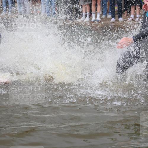 23.06.2024 - Viking Triathlon H.Heesch http://msf.ph/oto/6343064 23.06.2024 10:02:17 Schwimmen 34, 42, 117, 118, 160, 168, 197, 226, 326, 394, 434, 485, 491, 503, 520, 544, 601, 655 meine-sportfotos.de