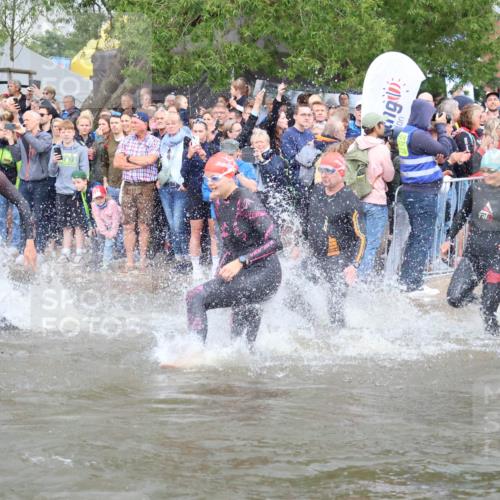 23.06.2024 - Viking Triathlon H.Heesch http://msf.ph/oto/6343084 23.06.2024 10:02:22 Schwimmen 5, 11, 34, 42, 117, 160, 168, 226, 326, 394, 425, 485, 491, 502, 524, 601, 628, 655 meine-sportfotos.de