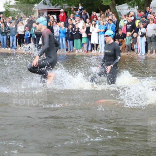 23.06.2024 - Viking Triathlon H.Heesch http://msf.ph/oto/6343100 23.06.2024 10:02:23 Schwimmen 5, 11, 34, 42, 117, 160, 168, 226, 326, 394, 425, 485, 491, 502, 524, 601, 628, 655 meine-sportfotos.de