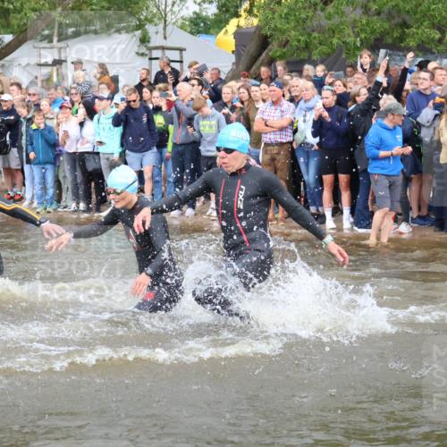 23.06.2024 - Viking Triathlon H.Heesch http://msf.ph/oto/6343104 23.06.2024 10:02:24 Schwimmen 5, 11, 34, 42, 117, 160, 168, 226, 326, 394, 425, 485, 491, 502, 524, 601, 628, 655 meine-sportfotos.de