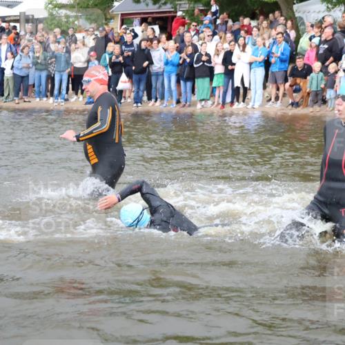 23.06.2024 - Viking Triathlon H.Heesch http://msf.ph/oto/6343123 23.06.2024 10:02:26 Schwimmen 5, 11, 117, 168, 394, 425, 491, 502, 524, 601, 628, 655 meine-sportfotos.de