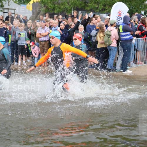 23.06.2024 - Viking Triathlon H.Heesch http://msf.ph/oto/6343134 23.06.2024 10:02:28 Schwimmen 5, 11, 117, 168, 296, 359, 394, 407, 416, 425, 488, 491, 502, 517, 524, 601, 628, 655 meine-sportfotos.de