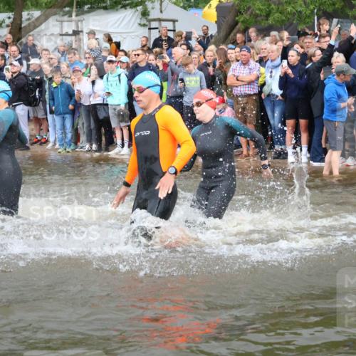 23.06.2024 - Viking Triathlon H.Heesch http://msf.ph/oto/6343141 23.06.2024 10:02:28 Schwimmen 5, 11, 117, 168, 296, 359, 394, 407, 416, 425, 488, 491, 502, 517, 524, 601, 628, 655 meine-sportfotos.de