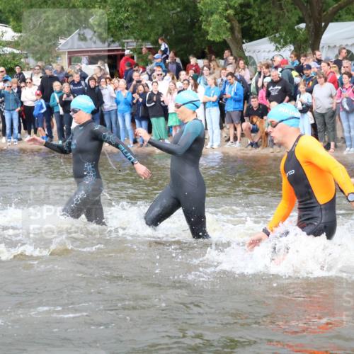 23.06.2024 - Viking Triathlon H.Heesch http://msf.ph/oto/6343144 23.06.2024 10:02:29 Schwimmen 5, 11, 117, 168, 296, 359, 394, 407, 416, 425, 488, 491, 502, 517, 524, 601, 628, 655 meine-sportfotos.de