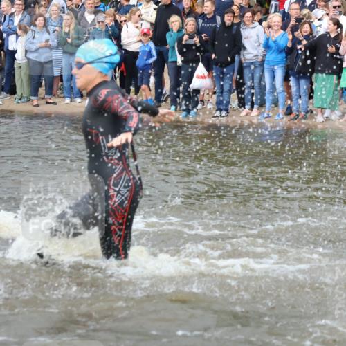 23.06.2024 - Viking Triathlon H.Heesch http://msf.ph/oto/6343211 23.06.2024 10:02:37 Schwimmen 62, 194, 218, 296, 312, 359, 360, 361, 389, 404, 407, 416, 488, 517, 541, 549, 627 meine-sportfotos.de