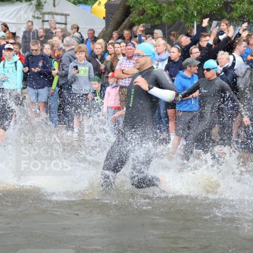 23.06.2024 - Viking Triathlon H.Heesch http://msf.ph/oto/6343245 23.06.2024 10:02:42 Schwimmen 62, 129, 194, 215, 218, 238, 312, 340, 360, 361, 372, 389, 404, 427, 541, 549, 604, 627 meine-sportfotos.de