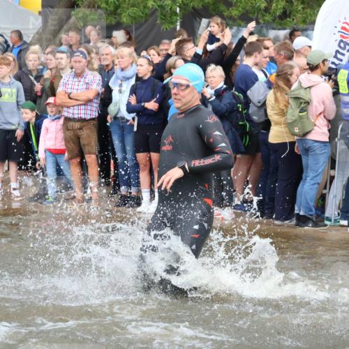 23.06.2024 - Viking Triathlon H.Heesch http://msf.ph/oto/6343264 23.06.2024 10:02:44 Schwimmen 62, 129, 194, 215, 218, 238, 312, 340, 360, 361, 372, 389, 404, 427, 541, 549, 604, 627 meine-sportfotos.de