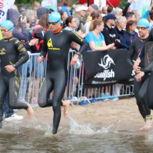 23.06.2024 - Viking Triathlon H.Heesch http://msf.ph/oto/6343317 23.06.2024 10:02:50 Schwimmen 33, 120, 129, 215, 238, 318, 340, 355, 372, 427, 468, 496, 604 meine-sportfotos.de
