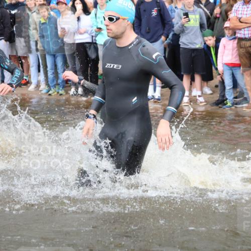 23.06.2024 - Viking Triathlon H.Heesch http://msf.ph/oto/6343362 23.06.2024 10:02:58 Schwimmen 33, 48, 86, 120, 200, 212, 225, 237, 256, 266, 280, 318, 328, 349, 355, 412, 468, 496 meine-sportfotos.de