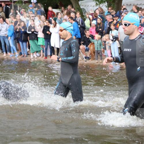 23.06.2024 - Viking Triathlon H.Heesch http://msf.ph/oto/6343374 23.06.2024 10:02:59 Schwimmen 33, 48, 86, 120, 200, 212, 225, 237, 256, 266, 280, 318, 328, 349, 355, 412, 468, 496 meine-sportfotos.de